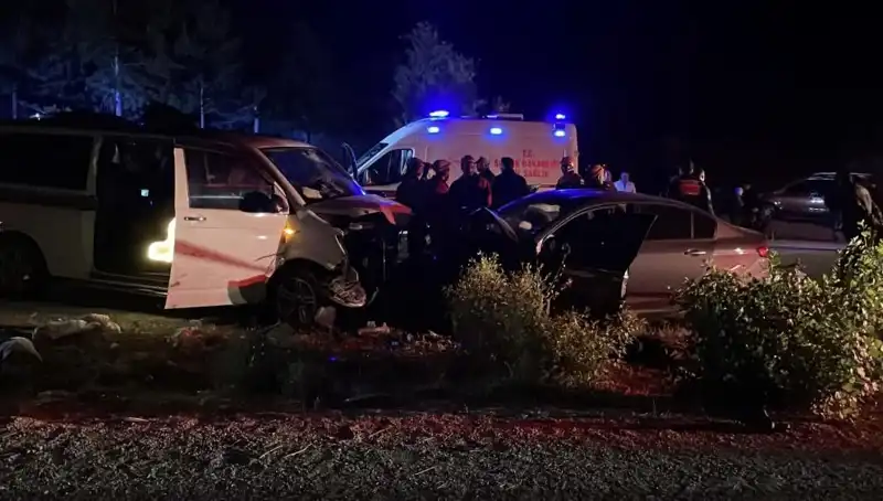 Ters Yön Faciası: Kafa Kafaya Çarpışma Sonucunda Can Kaybı ve Yaralılar
