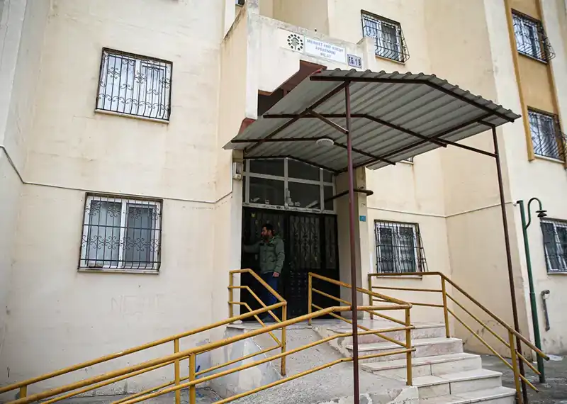 Asansördeki O Şok Anlar: Çatı Güvenlikleri Nasıl Çalındı?