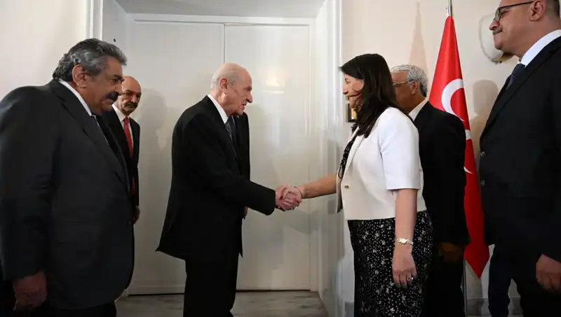 Bahçeli, DEM Parti Heyetiyle Buluşarak Siyasi Görüşlerini Paylaştı