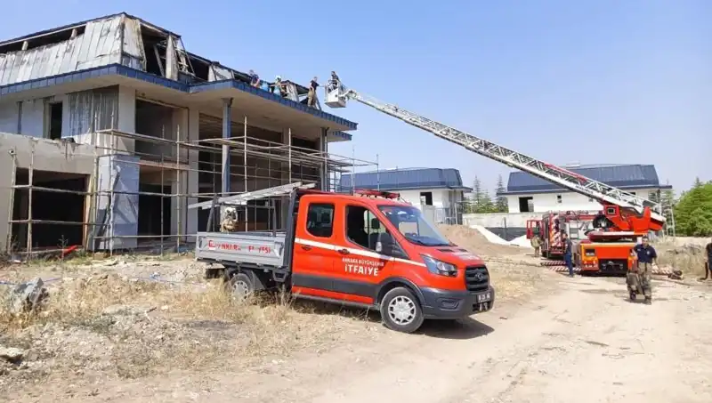 Gölbaşı’nda Villaların Bulunduğu Alanda Korkutan Yangın: Neler Oluyor?