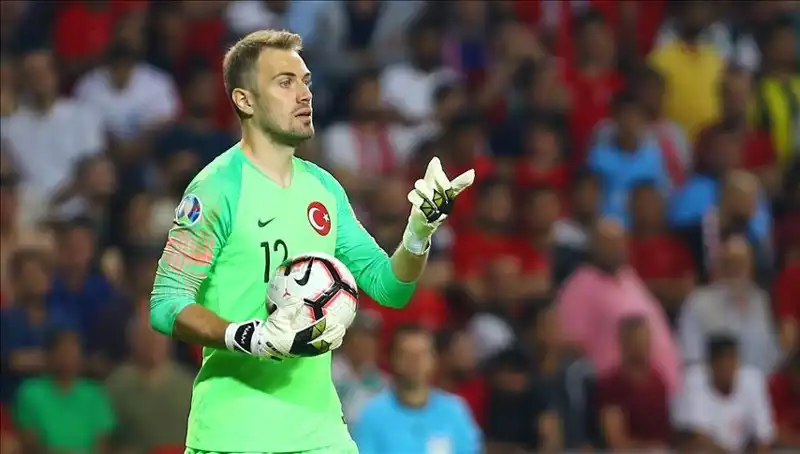 Milli Kaleci Mert Günok Futbolu Bırakacağı Yaşı Açıkladı!