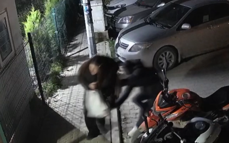 İzmir'de Saplantılı Eski Sevgili Cinayeti: Genç Kadının Hayat Mücadelesi Son Buldu