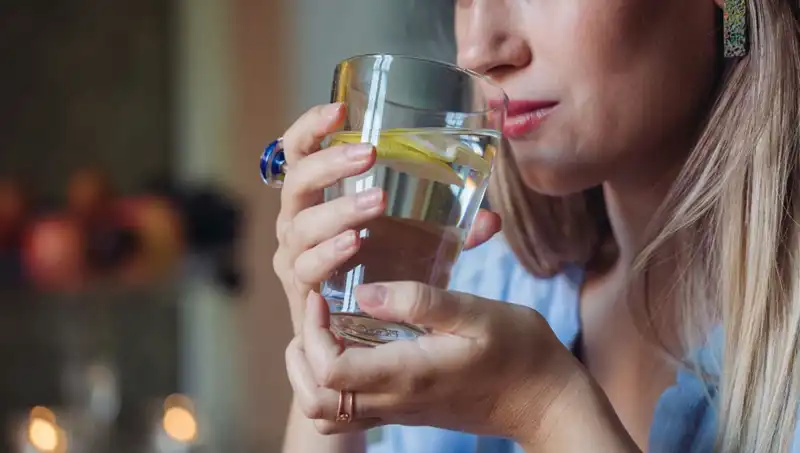 Aç Karnına Bir Litre Su İçmenin Sağlık Üzerindeki Etkileri