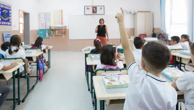 Öğretmenlerin Ek Ders Ücretleri Bayram Öncesi Hesaplara Geçiyor Mu?