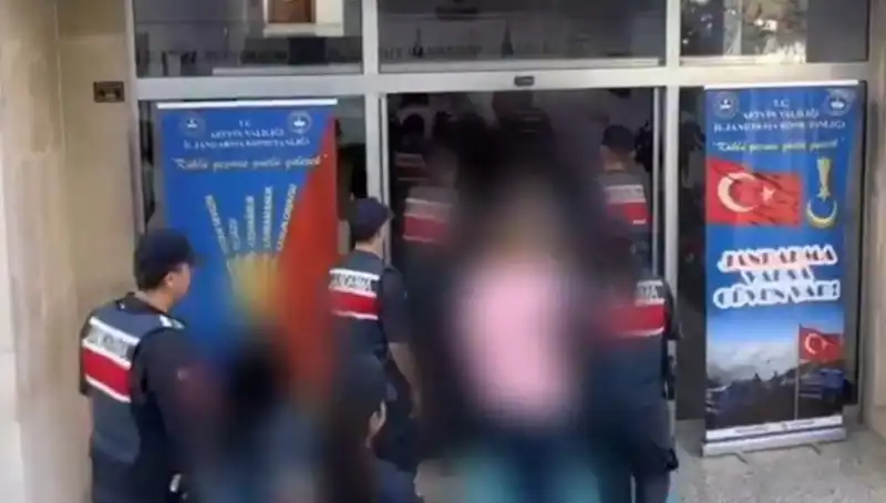 Türkiye’nin 30 İlinde FETÖ Operasyonu: 65 Şahıs Tutuklandı