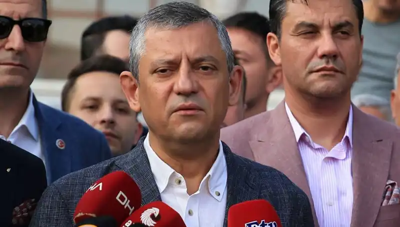 Özgür Özel'den Çarpıcı Açıklama: Bu Bayram Bizlere Uzak Geldi