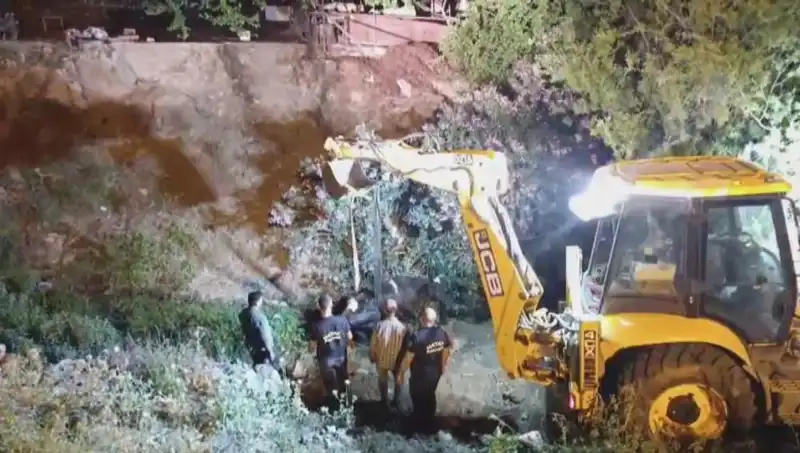 Hatay’da İneğe Yapılan Kurtarma Operasyonu Gözleri Yaşarttı