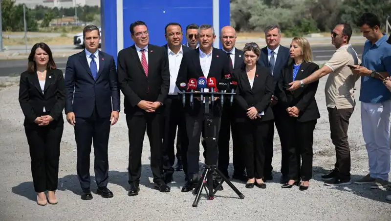 Özgür Özel TUSAŞ’ı Ziyaret Etti: Gelin Birlikte Daha Büyük Başarılar Elde Edelim