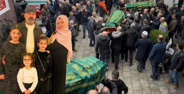 Strasbourg'da Hayatlarını Kaybeden Kız Kardeşlere Rize'de Duygusal Veda