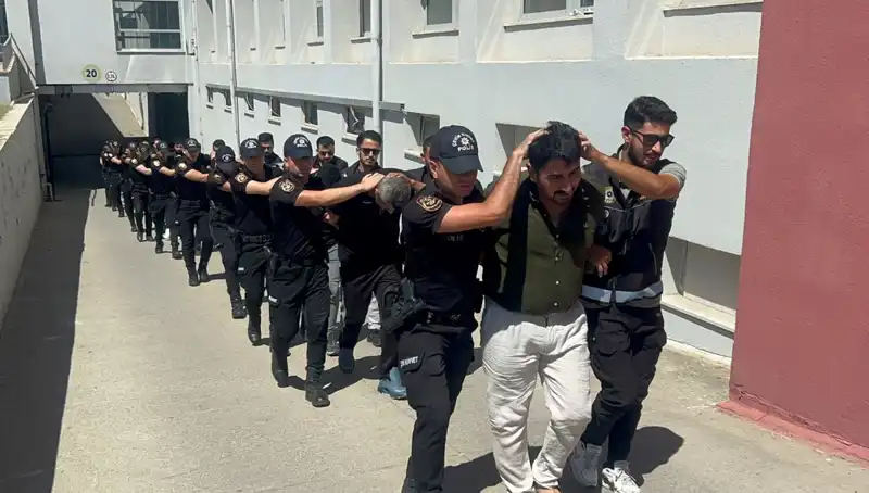 Adana'da Uyuşturucu Operasyonu: 825 Kilo Eroin ve 16 Tutuklama