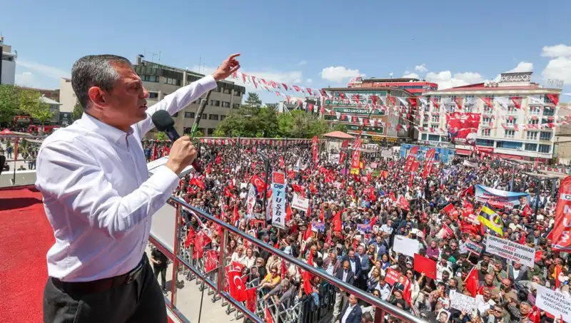 Özgür Özel: "Örgütün Silah Bırakma Sürecini Sonuna Kadar Destekliyoruz!"