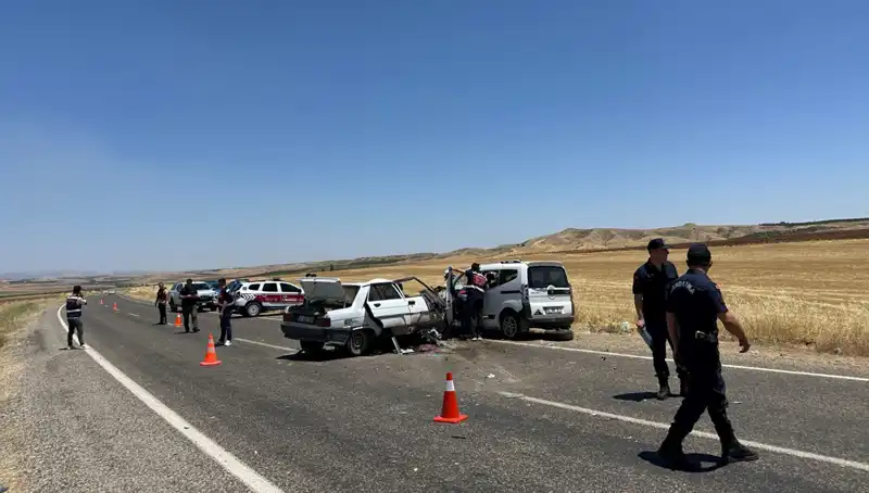 Adıyaman'da Feci Trafik Kazası: 4 Can Kaybı, Neden Bu Kaza Oldu?