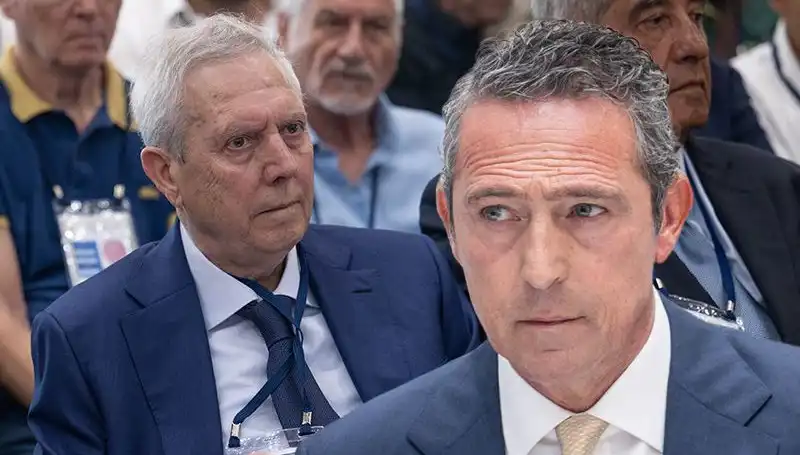 Fenerbahçe Divan Kurulu'nda Gergin Anlar: Aziz Yıldırım Adaylık Açıklamasıyla Gündem Oldu