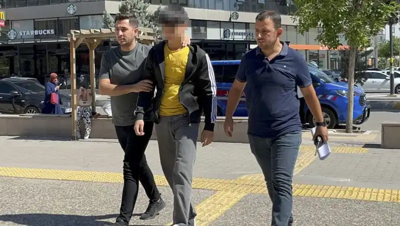 Tartışma Sonrası Kardeş Kavgası: Genç Adam Ağabeyini Bıçakladı