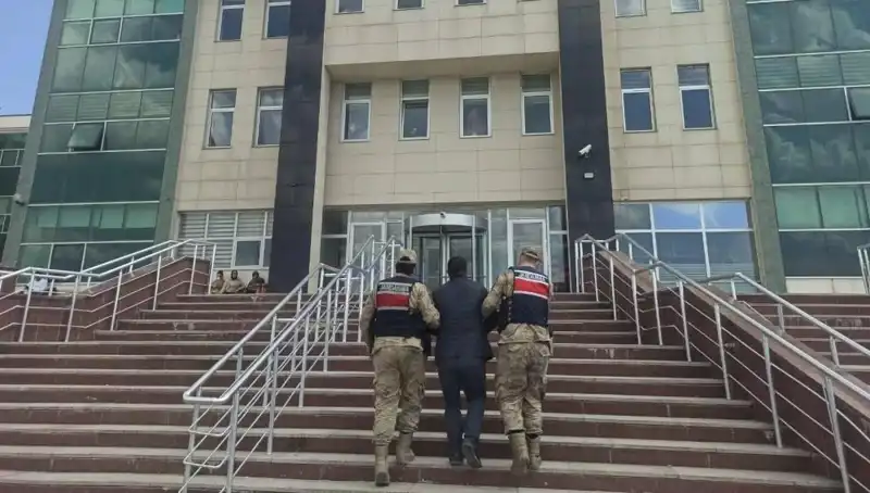 Hapis Cezasıyla Aranan Şahısın Gizlendiği Yer Duyunca Şaşıracaksınız!