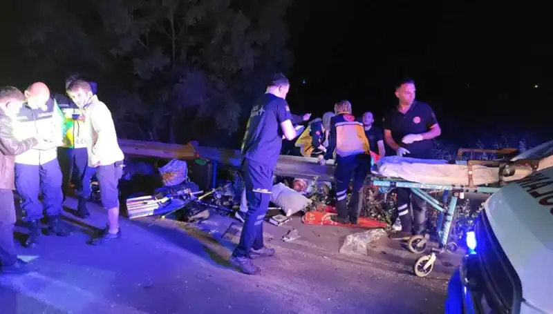Üzücü Kaza: Minibüs Savruldu, Yolcular Hayatta Kalma Mücadelesinde